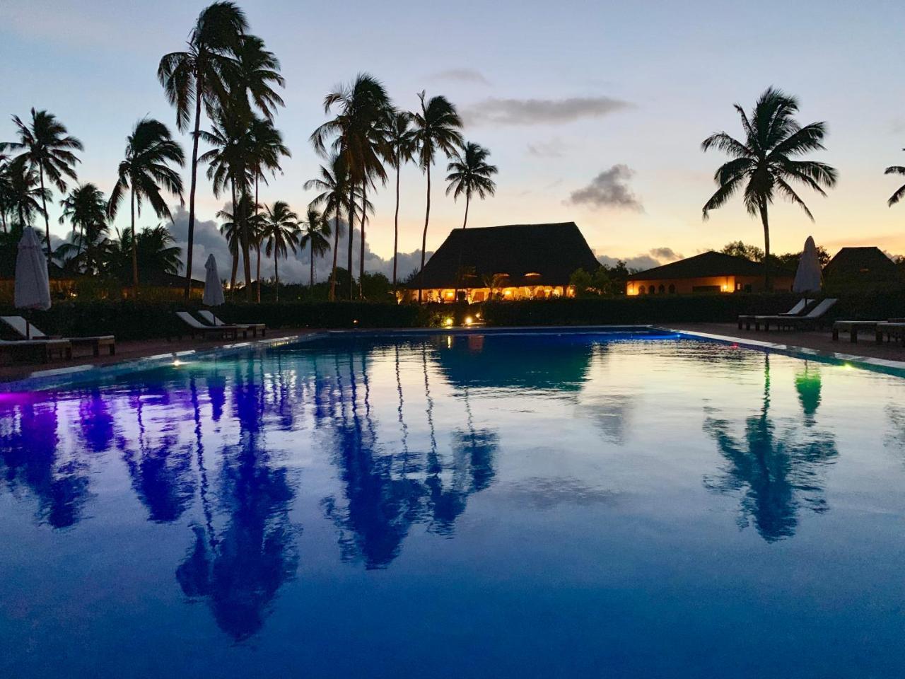 The Sands Beach Resort Буэхуу Экстерьер фото
